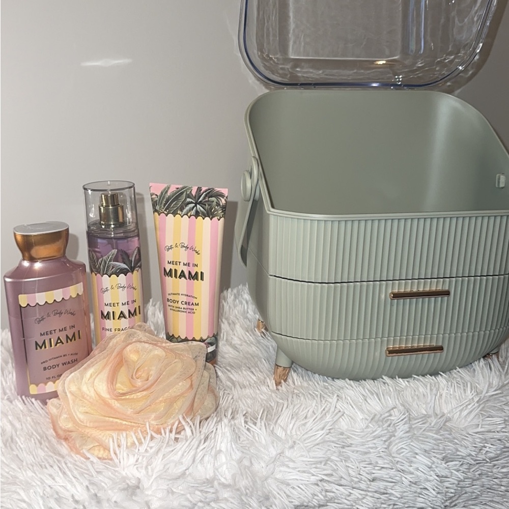 Gift Basket/Vanity Set - Picture 3 of 3